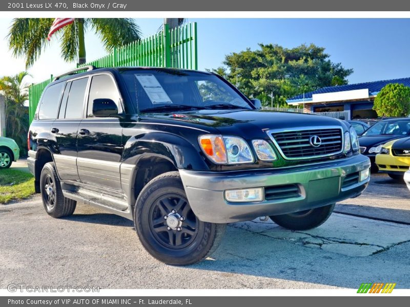 Front 3/4 View of 2001 LX 470