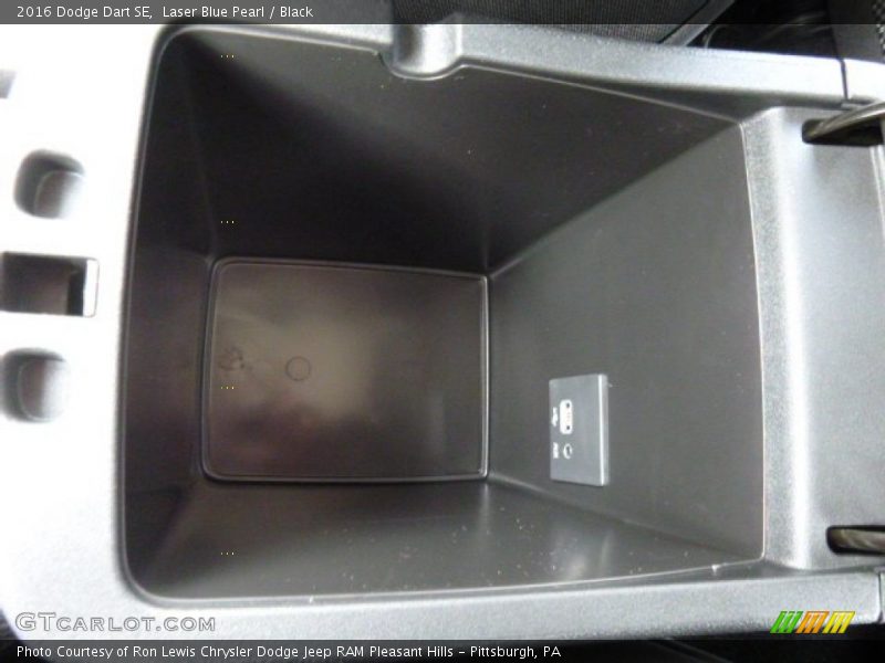 Laser Blue Pearl / Black 2016 Dodge Dart SE