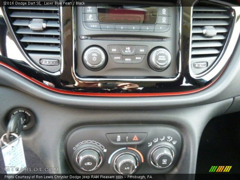 Laser Blue Pearl / Black 2016 Dodge Dart SE