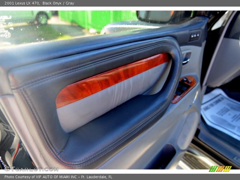 Black Onyx / Gray 2001 Lexus LX 470