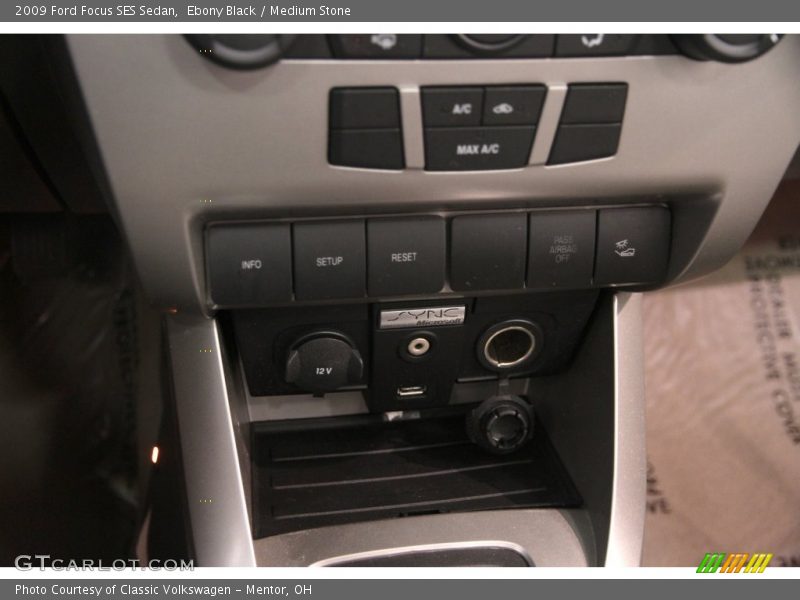 Ebony Black / Medium Stone 2009 Ford Focus SES Sedan