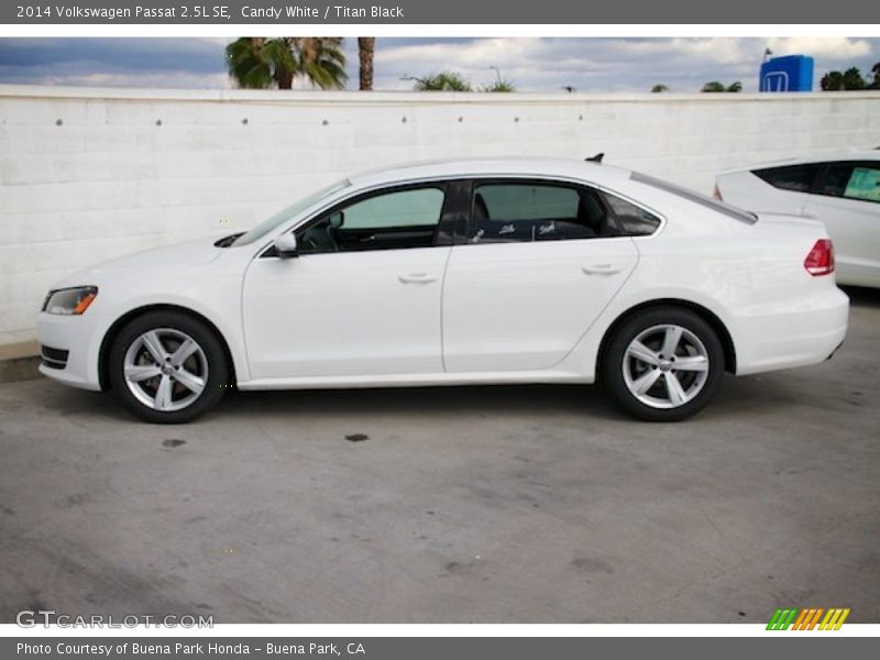 Candy White / Titan Black 2014 Volkswagen Passat 2.5L SE