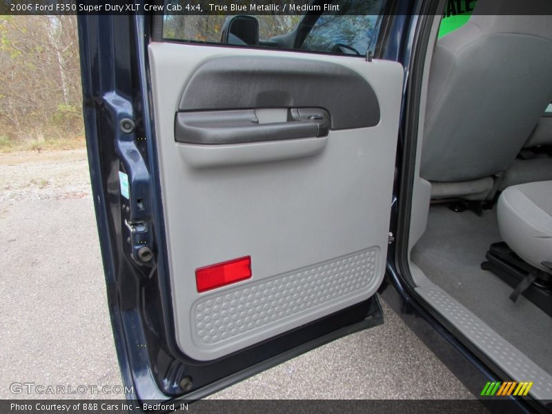 True Blue Metallic / Medium Flint 2006 Ford F350 Super Duty XLT Crew Cab 4x4