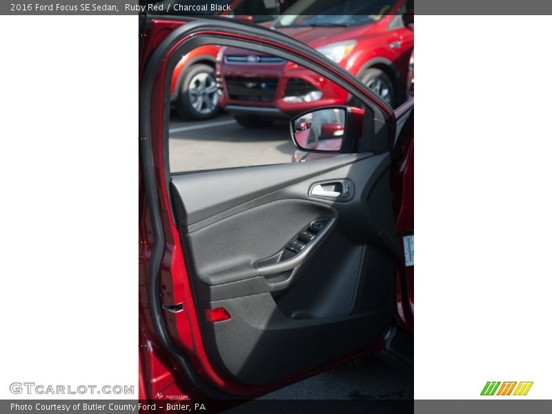 Ruby Red / Charcoal Black 2016 Ford Focus SE Sedan