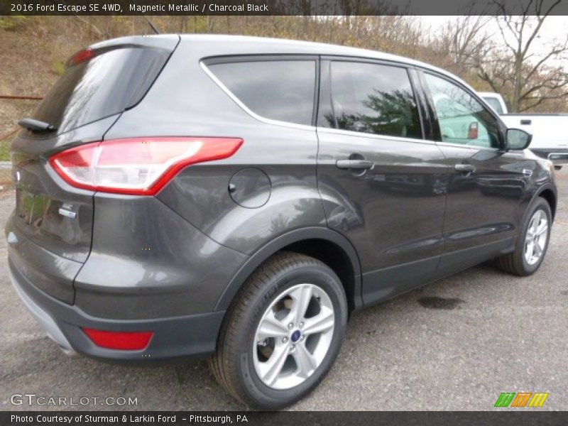 Magnetic Metallic / Charcoal Black 2016 Ford Escape SE 4WD