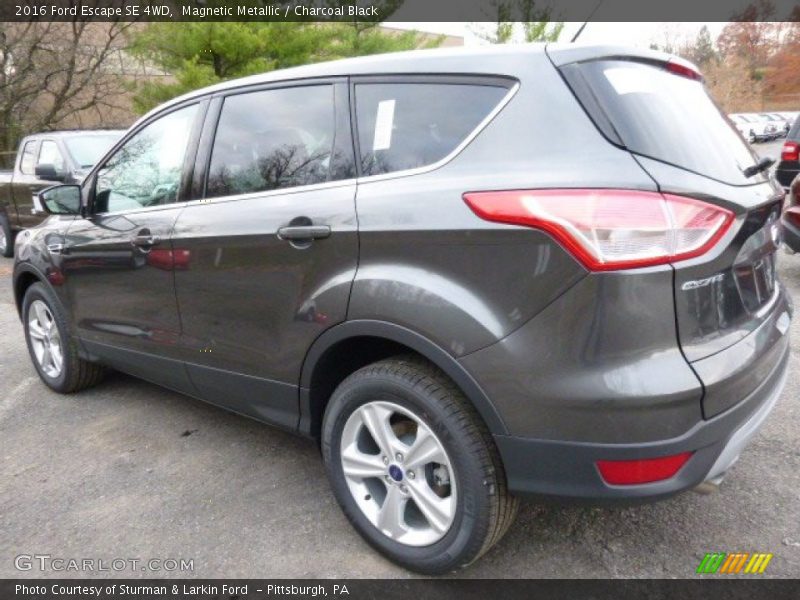 Magnetic Metallic / Charcoal Black 2016 Ford Escape SE 4WD