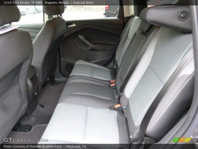 Magnetic Metallic / Charcoal Black 2016 Ford Escape SE 4WD