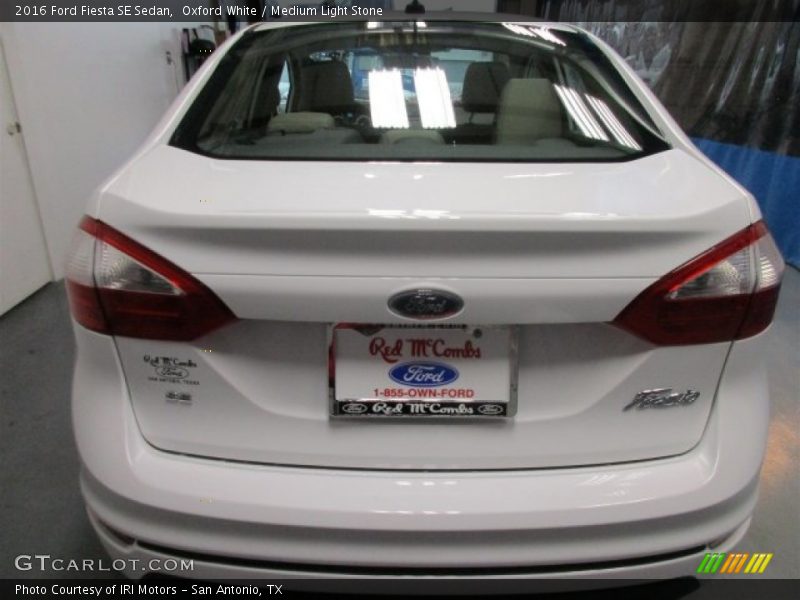Oxford White / Medium Light Stone 2016 Ford Fiesta SE Sedan