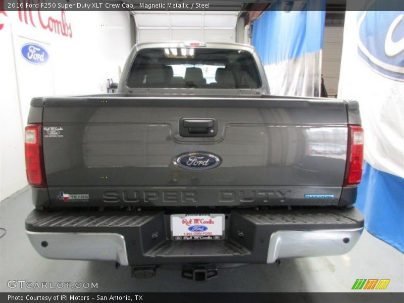 Magnetic Metallic / Steel 2016 Ford F250 Super Duty XLT Crew Cab