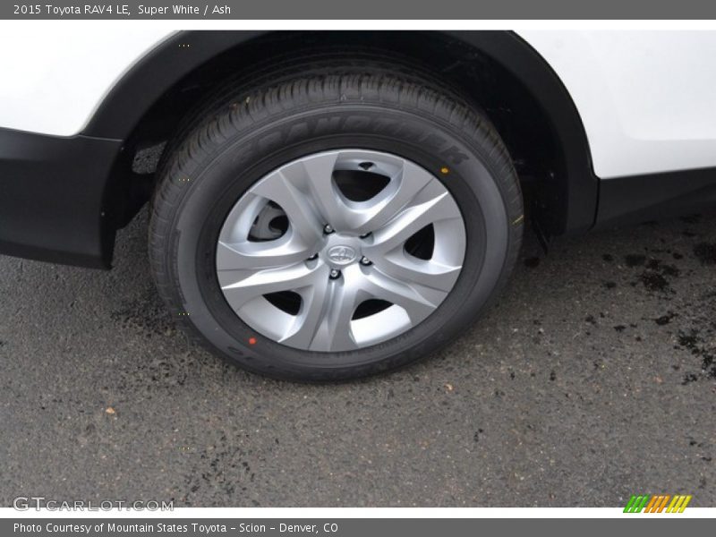 Super White / Ash 2015 Toyota RAV4 LE