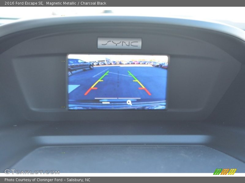 Magnetic Metallic / Charcoal Black 2016 Ford Escape SE