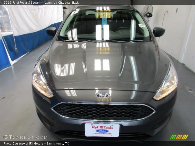 Magnetic / Charcoal Black 2016 Ford Focus S Sedan