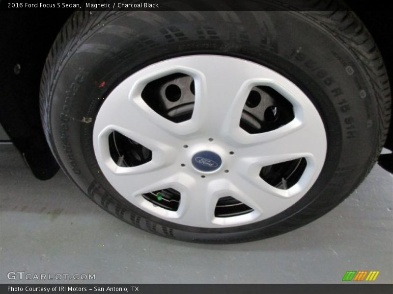 Magnetic / Charcoal Black 2016 Ford Focus S Sedan