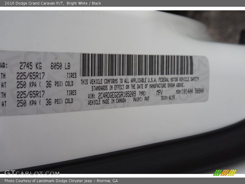 Bright White / Black 2016 Dodge Grand Caravan R/T