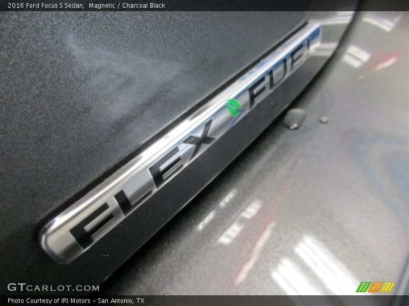 Magnetic / Charcoal Black 2016 Ford Focus S Sedan
