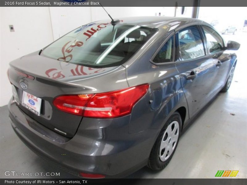 Magnetic / Charcoal Black 2016 Ford Focus S Sedan