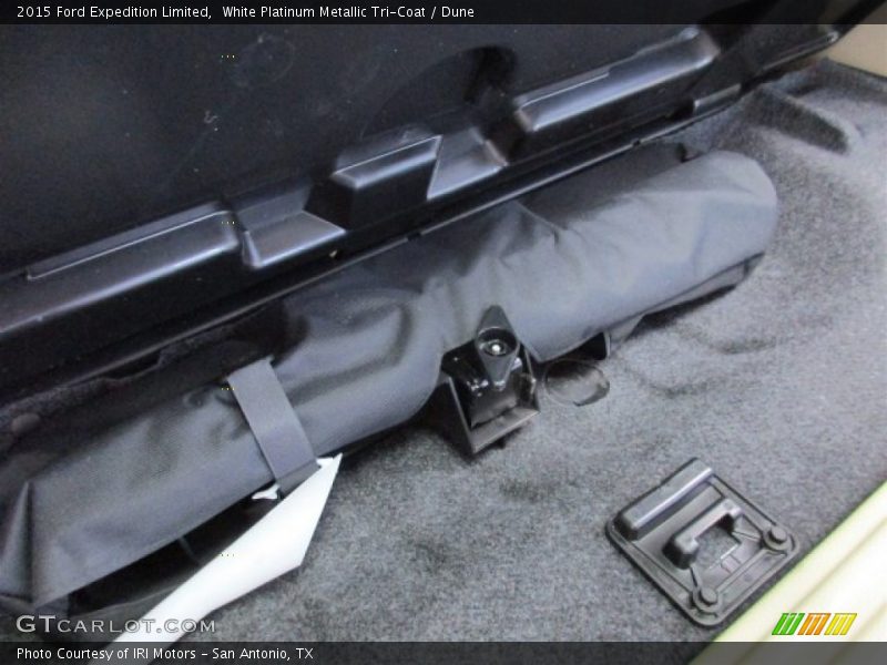 White Platinum Metallic Tri-Coat / Dune 2015 Ford Expedition Limited