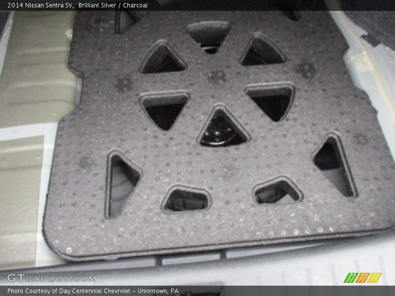 Brilliant Silver / Charcoal 2014 Nissan Sentra SV