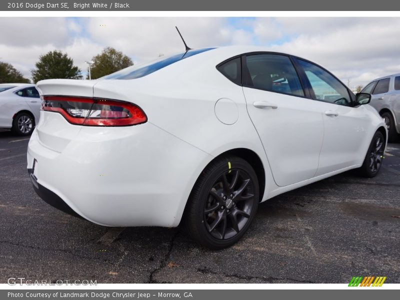 Bright White / Black 2016 Dodge Dart SE