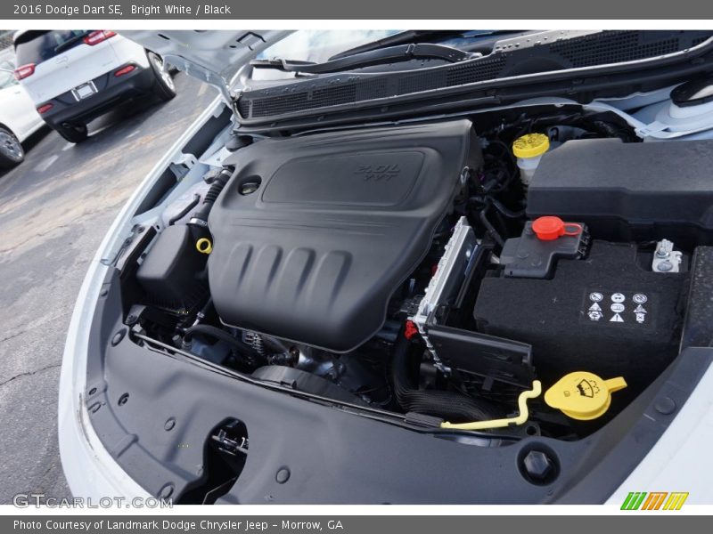 Bright White / Black 2016 Dodge Dart SE