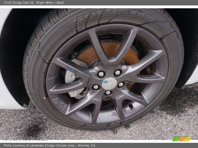 Bright White / Black 2016 Dodge Dart SE