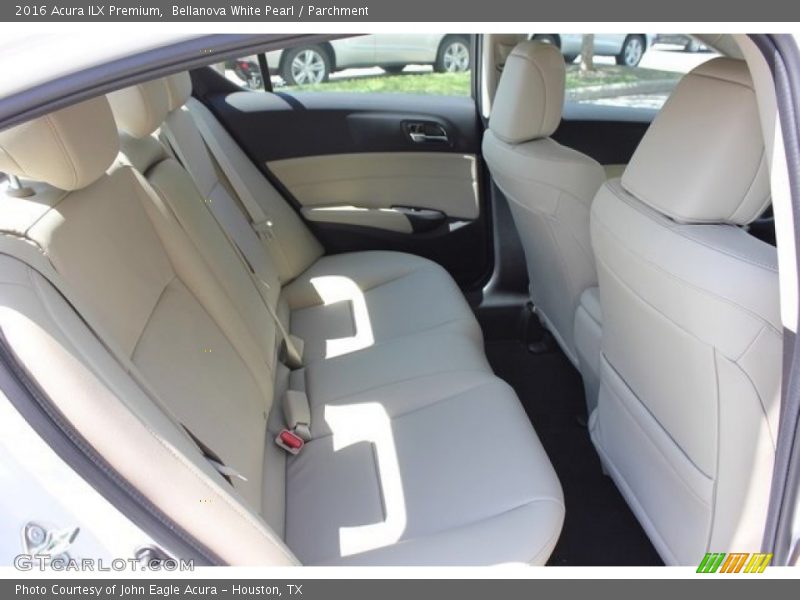 Bellanova White Pearl / Parchment 2016 Acura ILX Premium