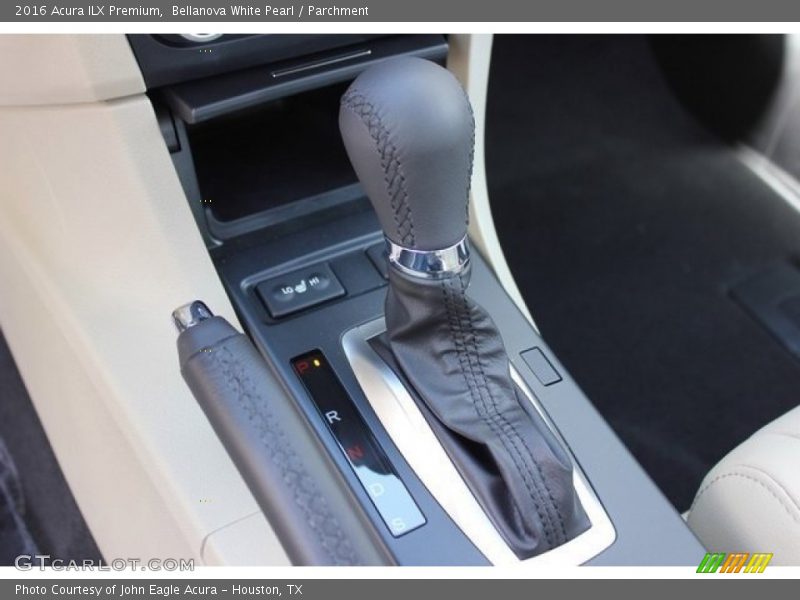 Bellanova White Pearl / Parchment 2016 Acura ILX Premium
