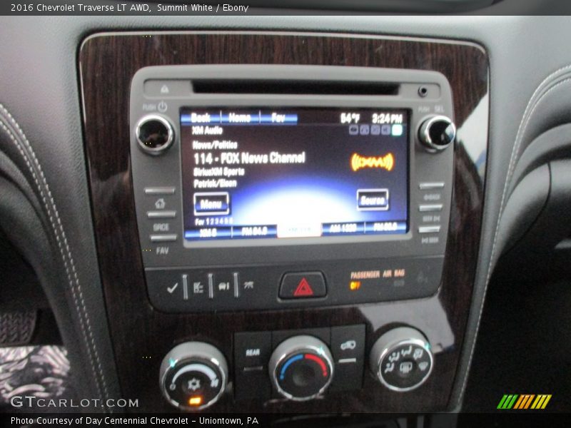 Summit White / Ebony 2016 Chevrolet Traverse LT AWD