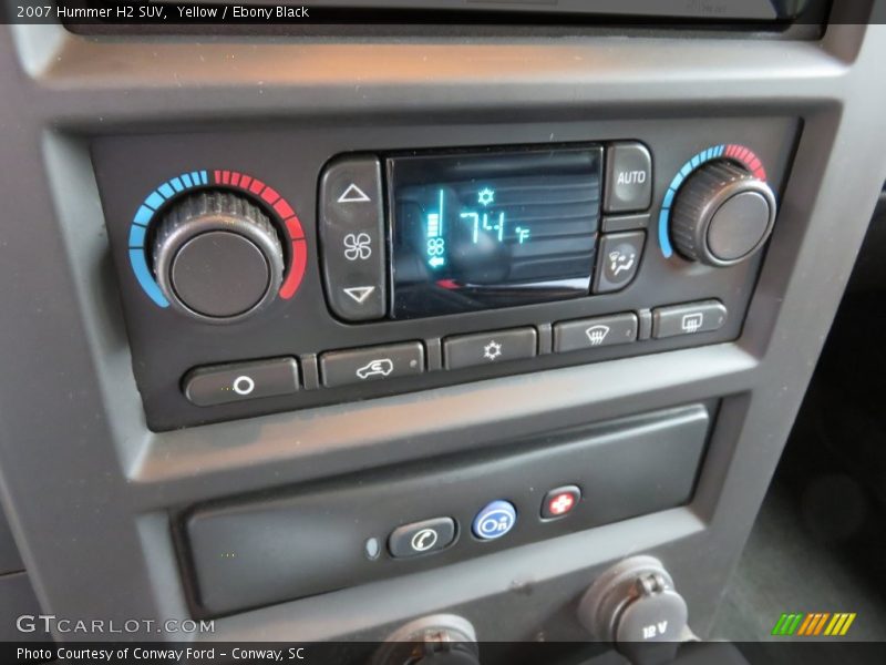 Controls of 2007 H2 SUV