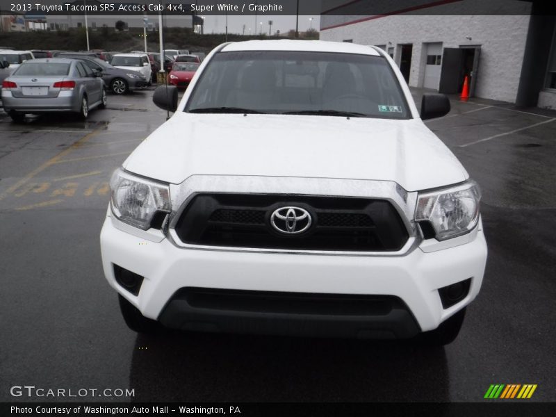 Super White / Graphite 2013 Toyota Tacoma SR5 Access Cab 4x4