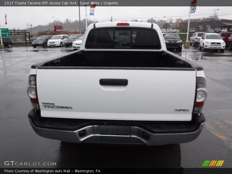Super White / Graphite 2013 Toyota Tacoma SR5 Access Cab 4x4