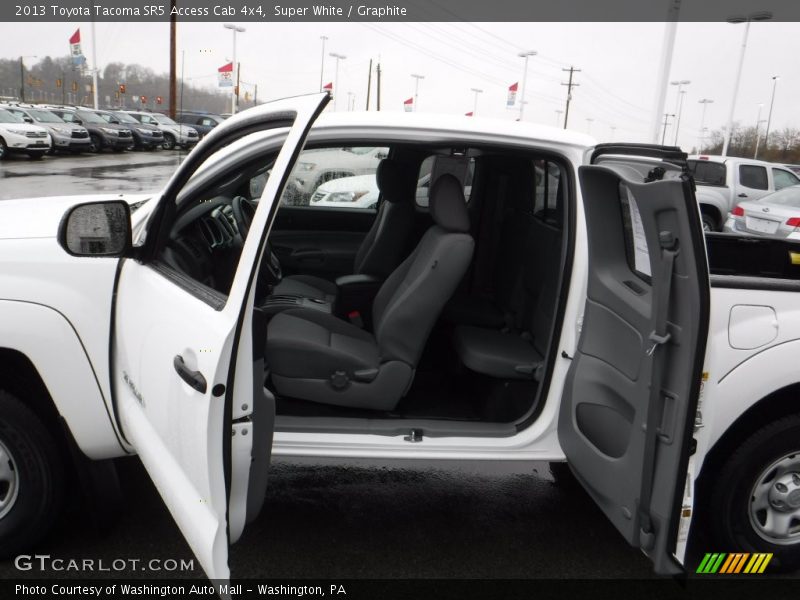 Super White / Graphite 2013 Toyota Tacoma SR5 Access Cab 4x4
