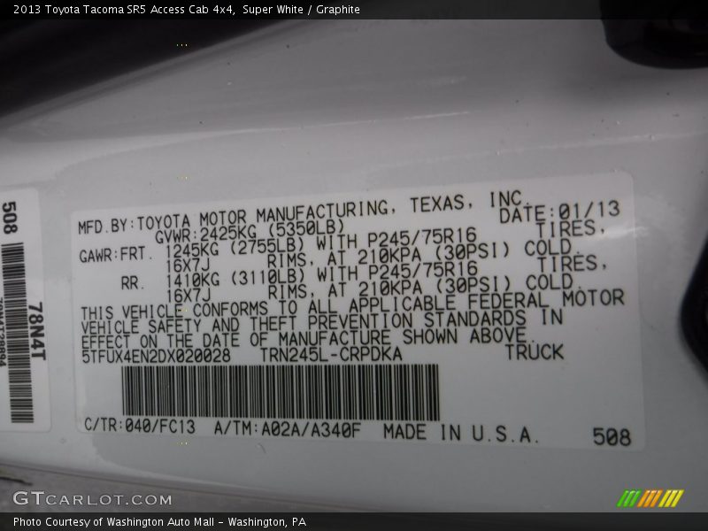 Super White / Graphite 2013 Toyota Tacoma SR5 Access Cab 4x4