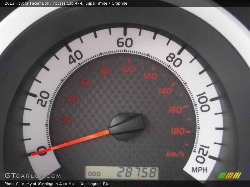 Super White / Graphite 2013 Toyota Tacoma SR5 Access Cab 4x4