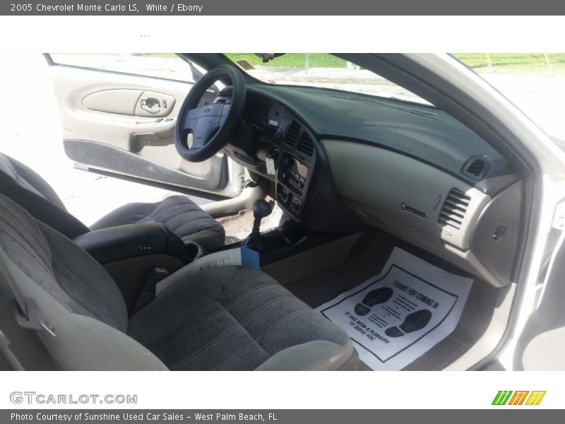 White / Ebony 2005 Chevrolet Monte Carlo LS