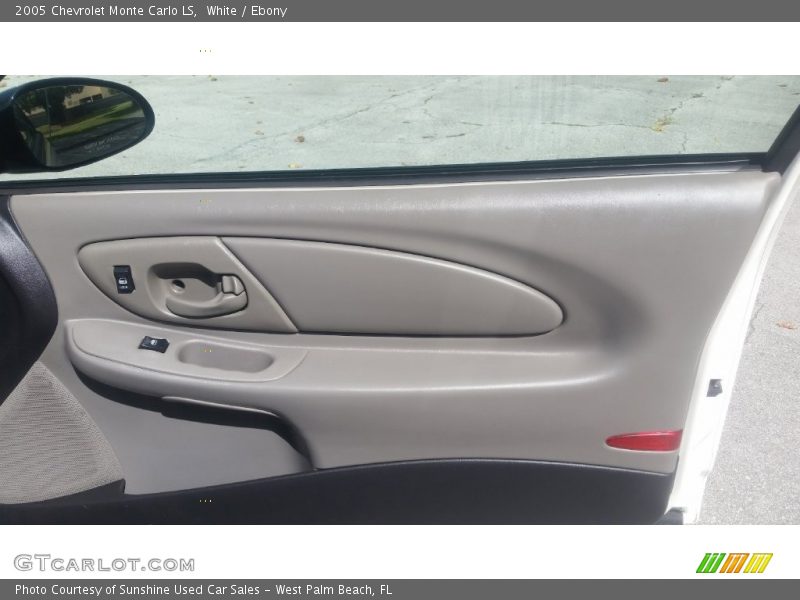 White / Ebony 2005 Chevrolet Monte Carlo LS