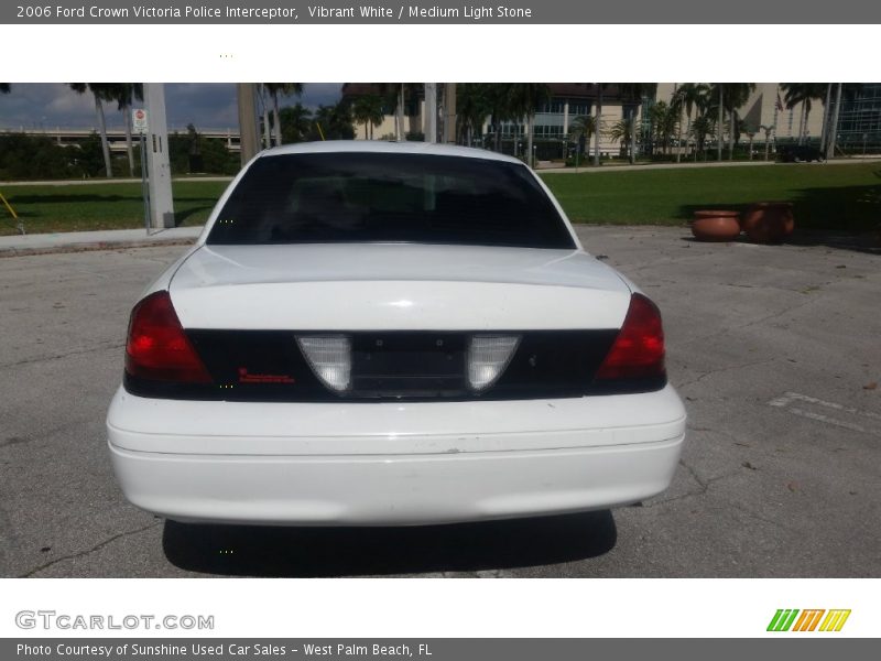 Vibrant White / Medium Light Stone 2006 Ford Crown Victoria Police Interceptor