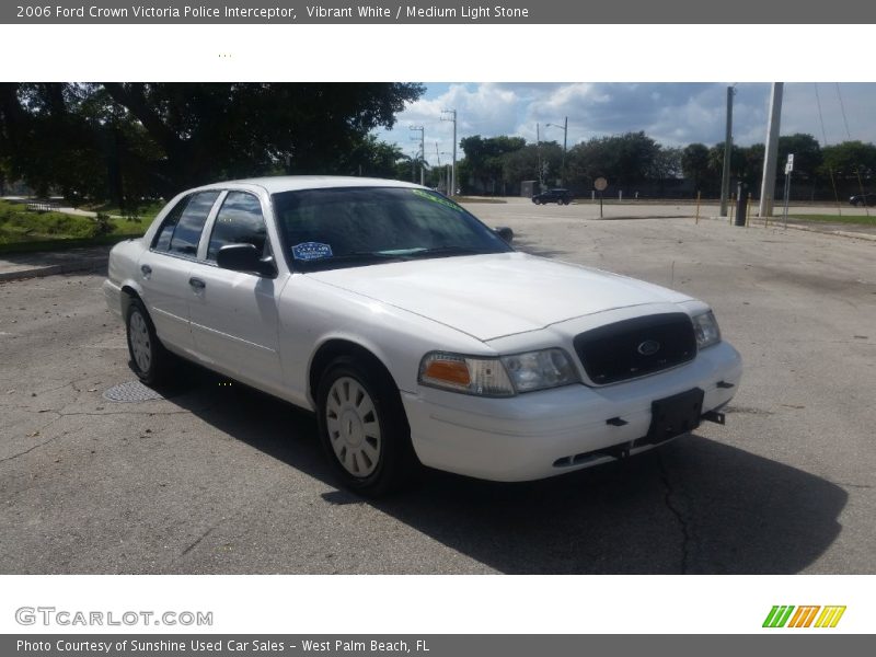 Vibrant White / Medium Light Stone 2006 Ford Crown Victoria Police Interceptor