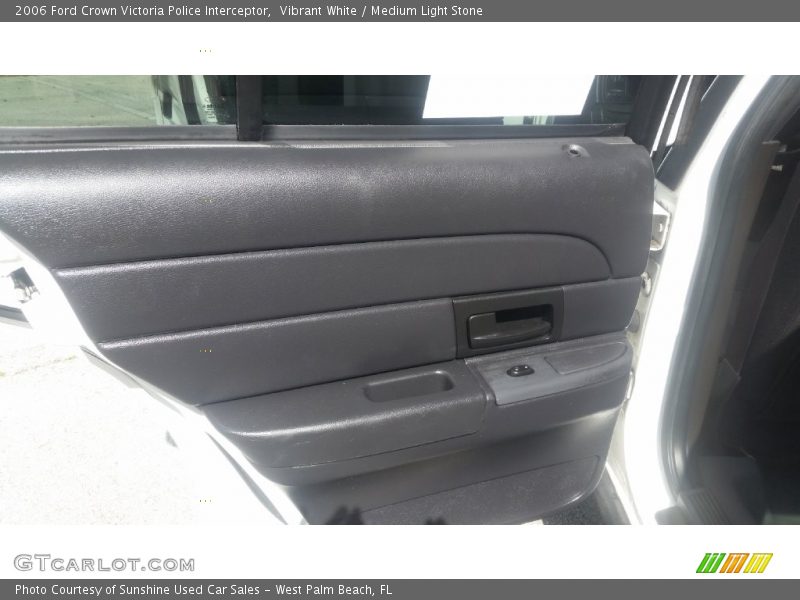Vibrant White / Medium Light Stone 2006 Ford Crown Victoria Police Interceptor