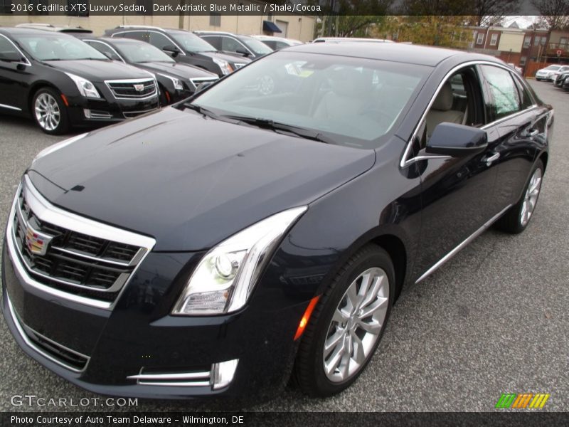 Front 3/4 View of 2016 XTS Luxury Sedan