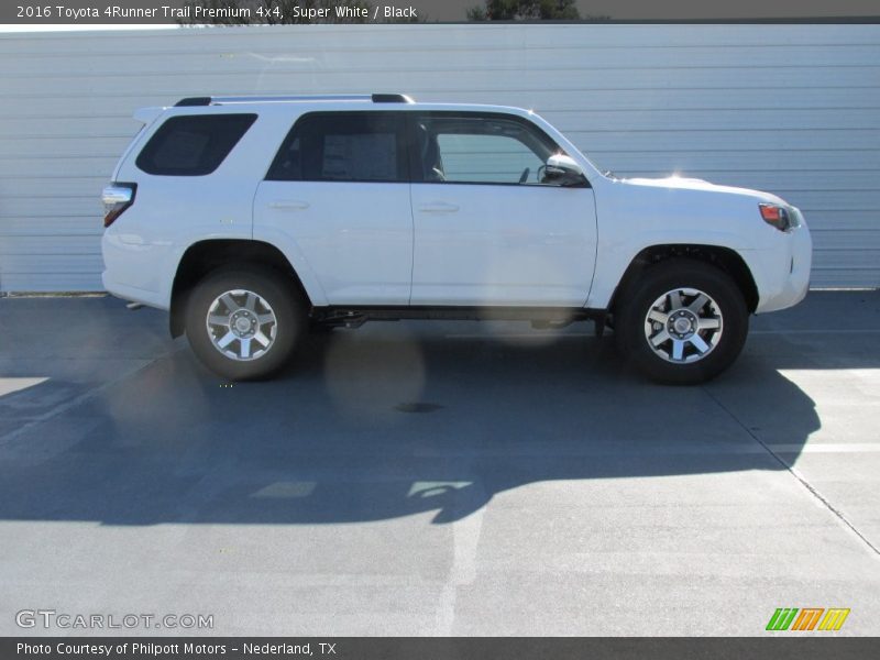 Super White / Black 2016 Toyota 4Runner Trail Premium 4x4