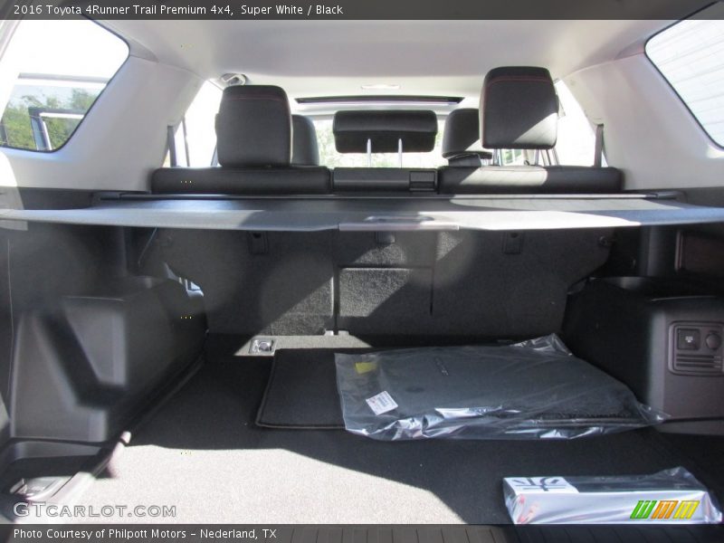 Super White / Black 2016 Toyota 4Runner Trail Premium 4x4