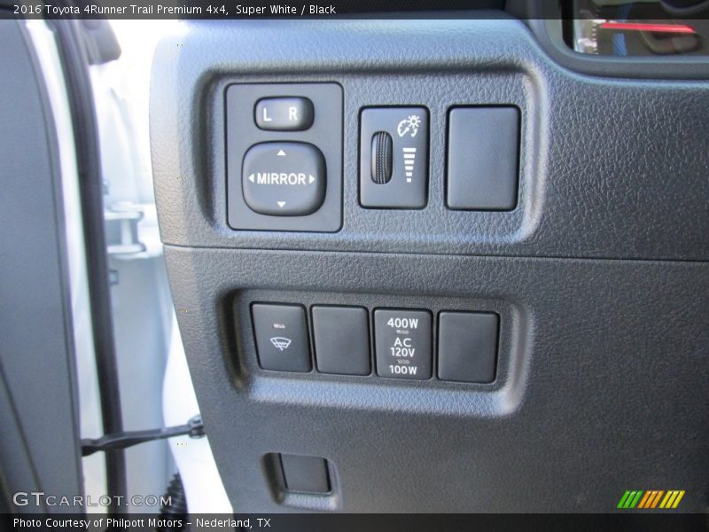 Super White / Black 2016 Toyota 4Runner Trail Premium 4x4