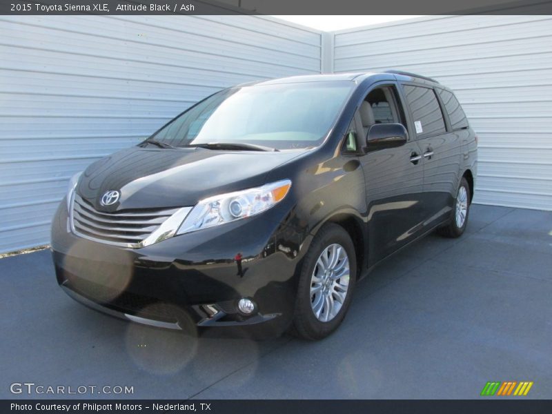 Attitude Black / Ash 2015 Toyota Sienna XLE