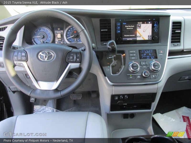 Attitude Black / Ash 2015 Toyota Sienna XLE