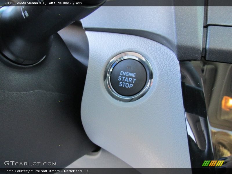 Attitude Black / Ash 2015 Toyota Sienna XLE