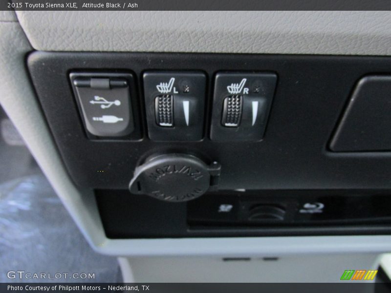 Attitude Black / Ash 2015 Toyota Sienna XLE