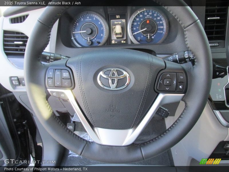 Attitude Black / Ash 2015 Toyota Sienna XLE