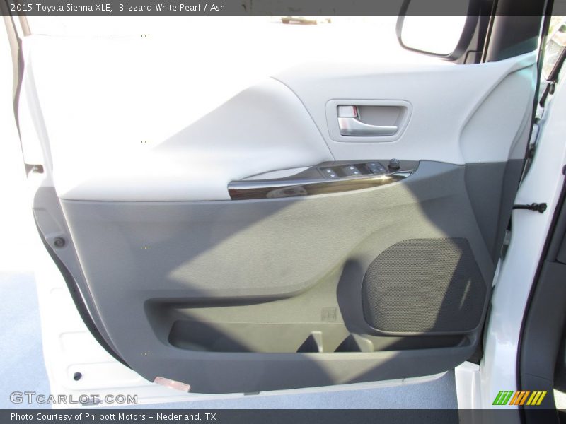 Blizzard White Pearl / Ash 2015 Toyota Sienna XLE
