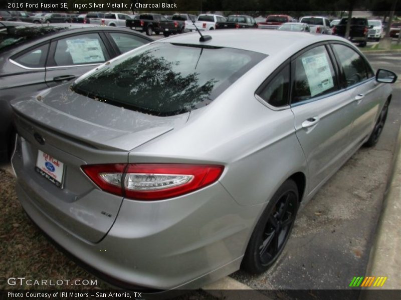 Ingot Silver Metallic / Charcoal Black 2016 Ford Fusion SE